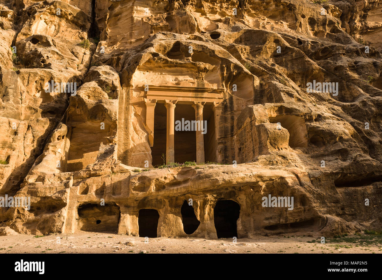 Little Petra o Siq al-Barid il sito archeologico si trova a nord di Petra e la città di Wadi Musa. Foto Stock