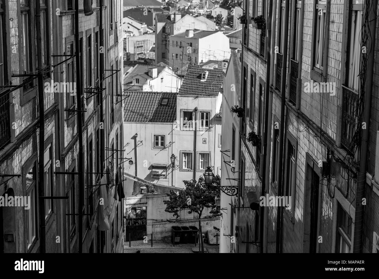 In ogni piccolo vicolo c'è qualcosa da scoprire Foto Stock