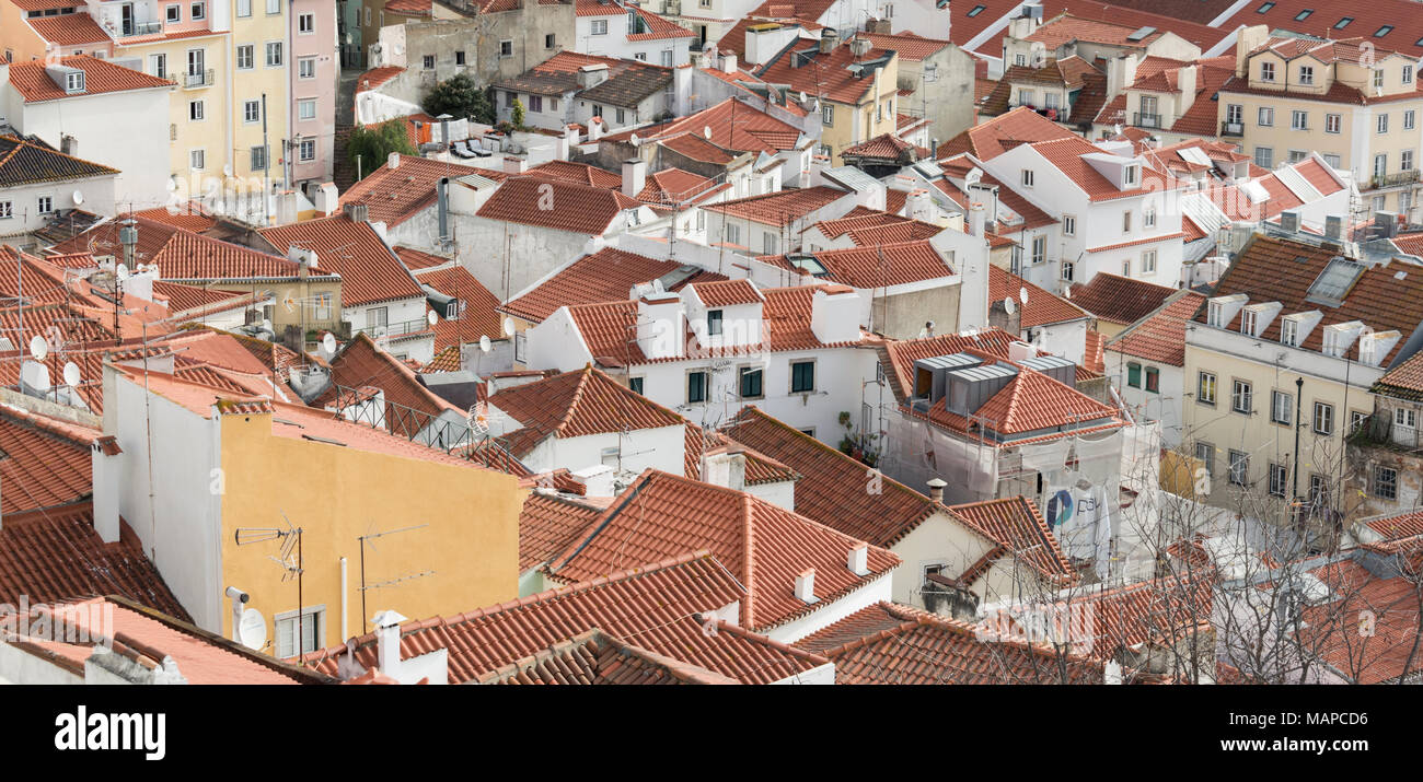 Lo storico quartiere di Alfama quartiere nel centro di Lisbona, Portogallo. Foto Stock