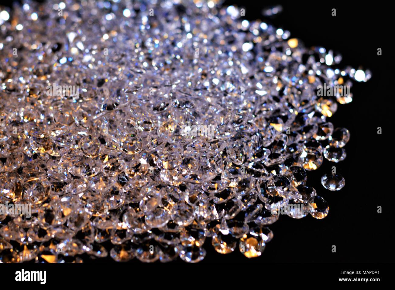 Diamanti Sintetici Acrilici 3 Mm – 9800 Pezzi In 14 Colori Assortiti Con Contenitore E Cubetti Gel – Set N.2 - 5