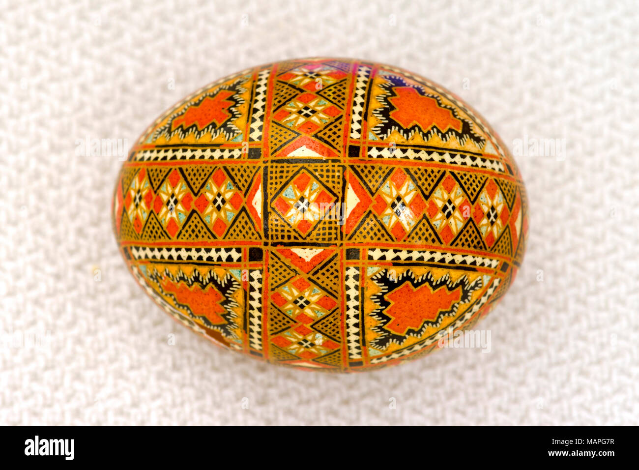 Pysanka (Ucraino uovo di Pasqua), intricate inscritto. Foto Stock