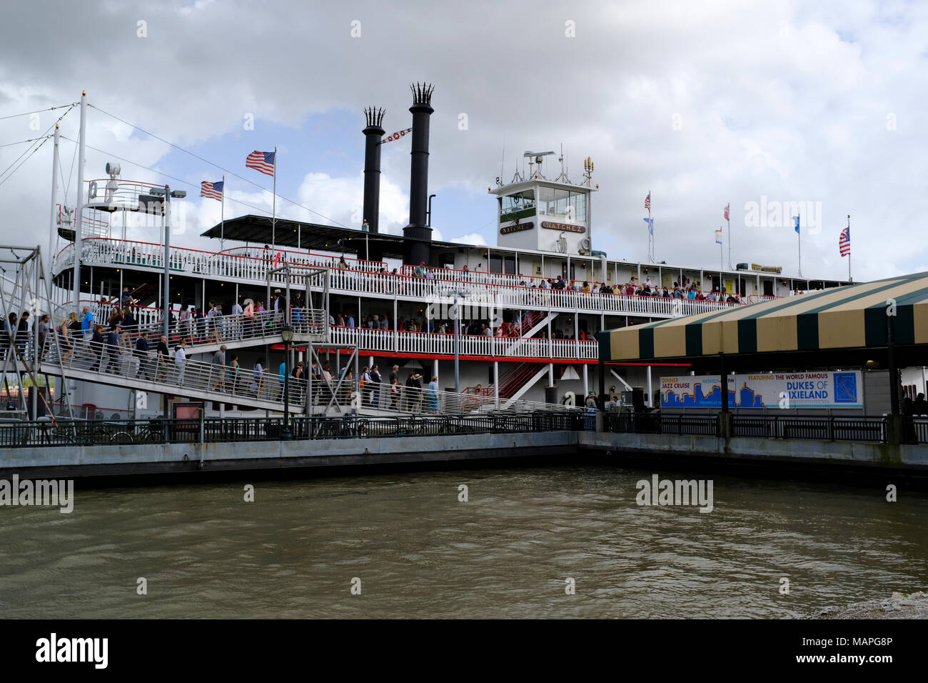 Il Natchez Steamboat, sbarco di passeggeri sul Mississippi, a New Orleans, Louisiana Foto Stock