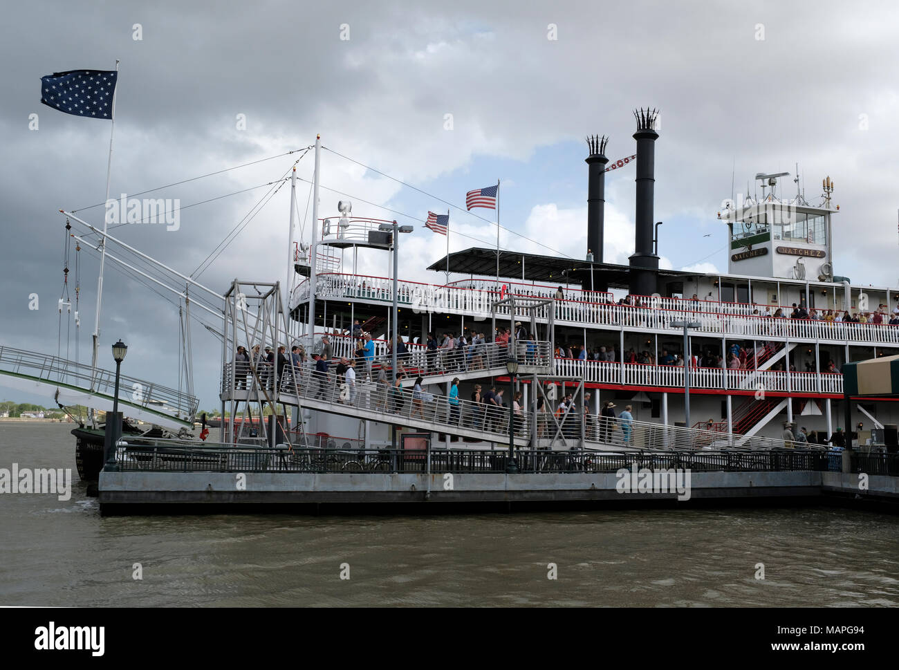 Il Natchez Steamboat, sbarco di passeggeri sul Mississippi, a New Orleans, Louisiana Foto Stock