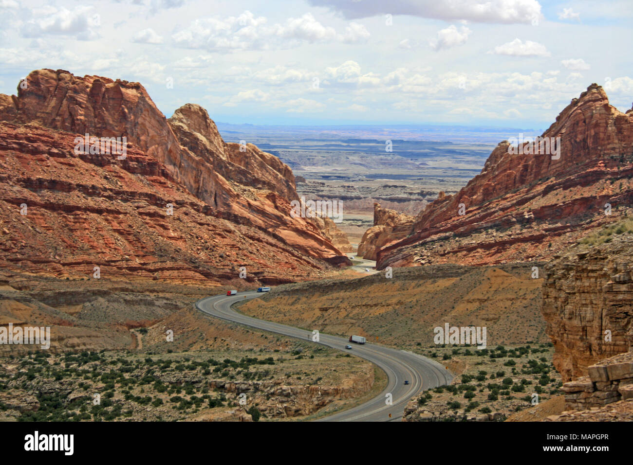 Strada con curve in Spotted Wolf Canyon dello Utah Foto Stock