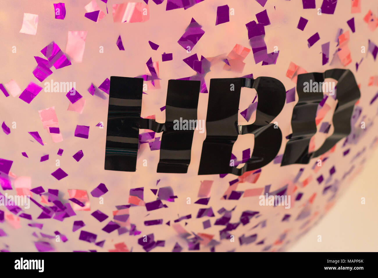 Buon compleanno palloncini Rose Foto Stock
