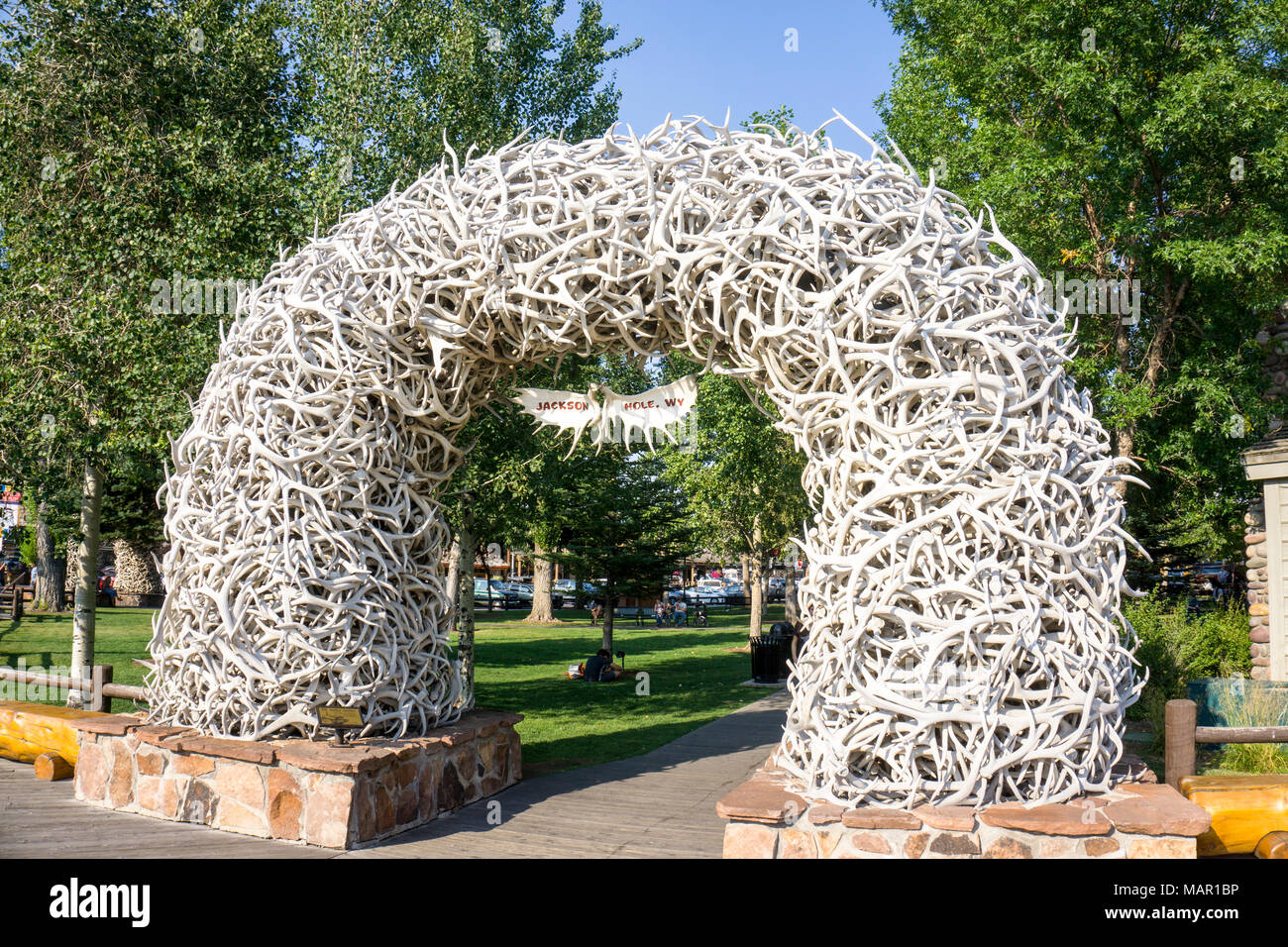 Grande arco fatto di corna di alce, Jackson Hole, Wyoming negli Stati Uniti d'America, America del Nord Foto Stock