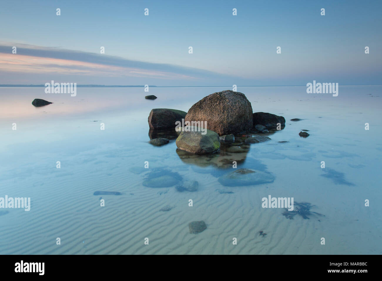 Rocce nel Mar Baltico. Meclemburgo-pomerania Occidentale, Germania Foto Stock