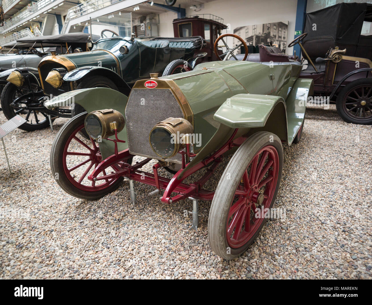 Praga. Repubblica ceca. Bugatti 13 auto passeggeri, 1910, sul display nel Museo Tecnico Nazionale NTM (Národní technické muzeum). La Bugatti 13 p Foto Stock