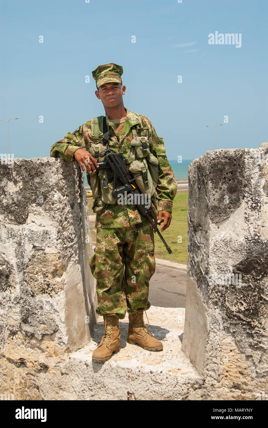 Giovane soldato sul dazio in Cartagena, Colombia Foto Stock