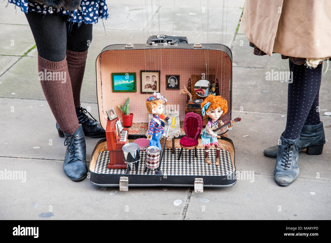 Buskers con marionette, London, Regno Unito Foto Stock