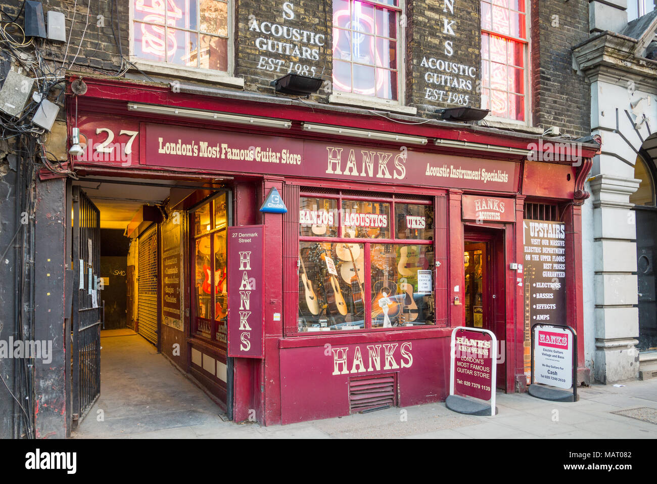 Hanks guitar shop in Danimarca Street, UK, Londra Foto Stock