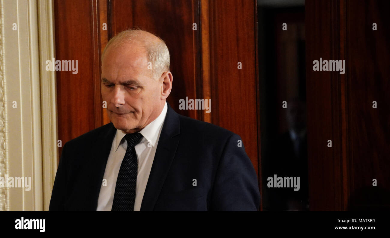 Washington, DC Aprile 3, 2018. Il capo del personale della Casa Bianca, John Kelly partecipa a una conferenza stampa con i leader dei paesi baltici Foto Stock