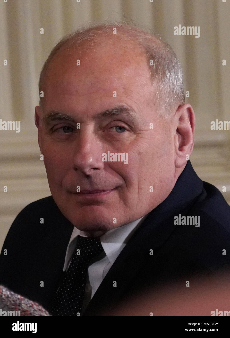 Il capo del personale della Casa Bianca, John Kelly partecipa a una conferenza stampa con i leader dei paesi baltici Foto Stock