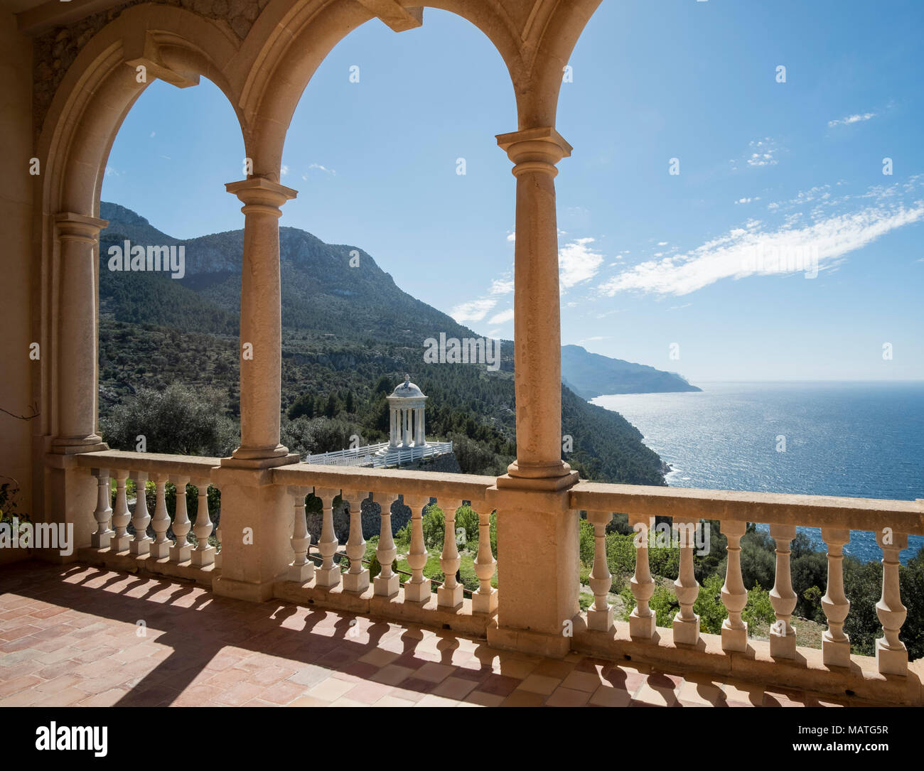 Mallorca, Finca Son Marriog bei Valldemossa, Blick von der Terrasse auf den Marmorpavillon Foto Stock