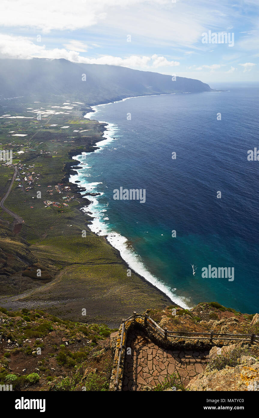 Vista la Frontera Costa del Golfo dal Mirador de la Peña si affacciano a El Hierro, Isole Canarie, Spagna Foto Stock