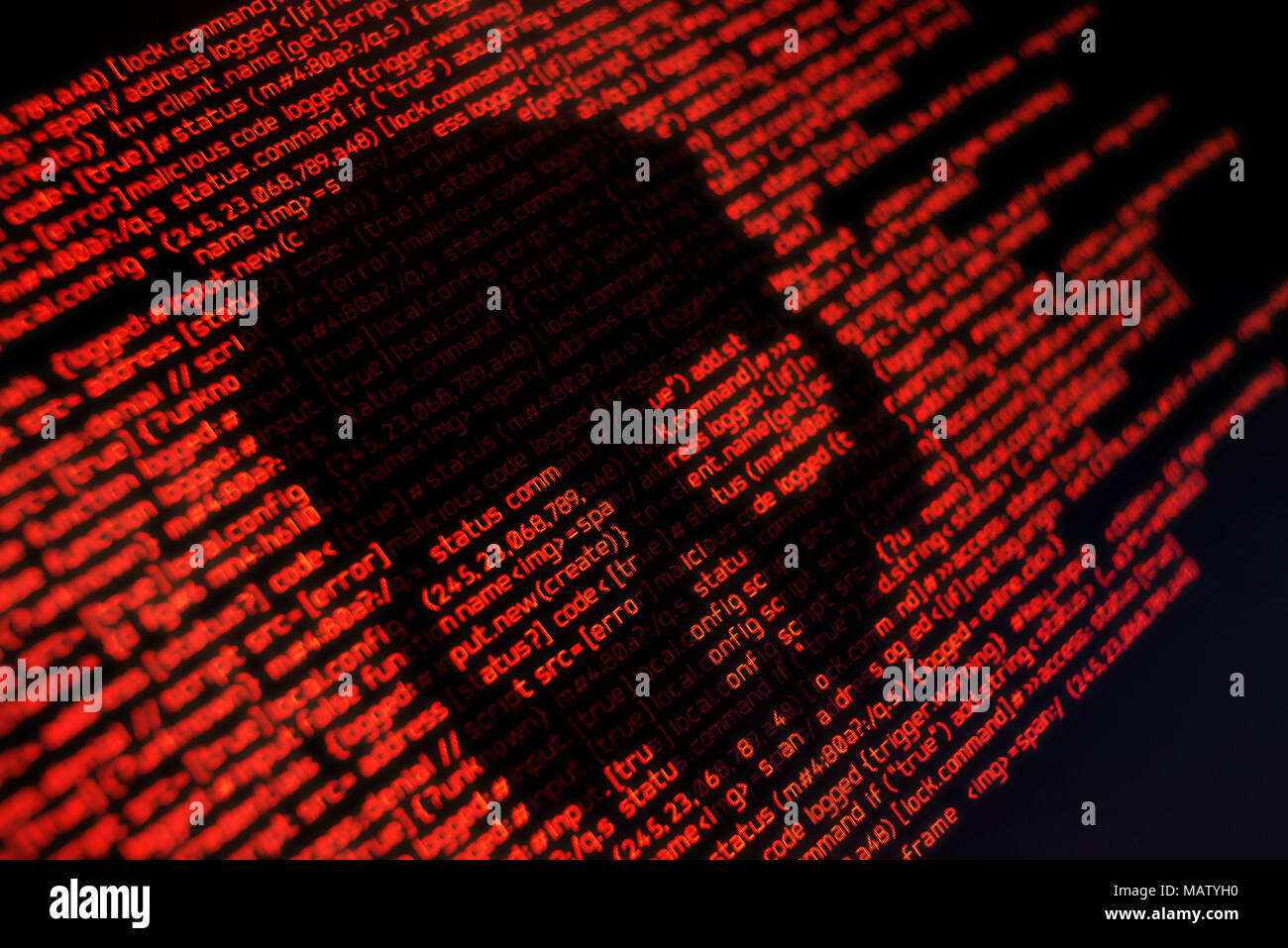Codice di computer e gli attacchi al sistema. Online concettuale sullo sfondo di sicurezza Foto Stock