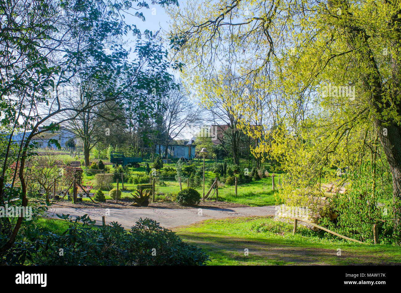 Un pittoresco mattina di sole in un bellissimo villaggio Foto Stock