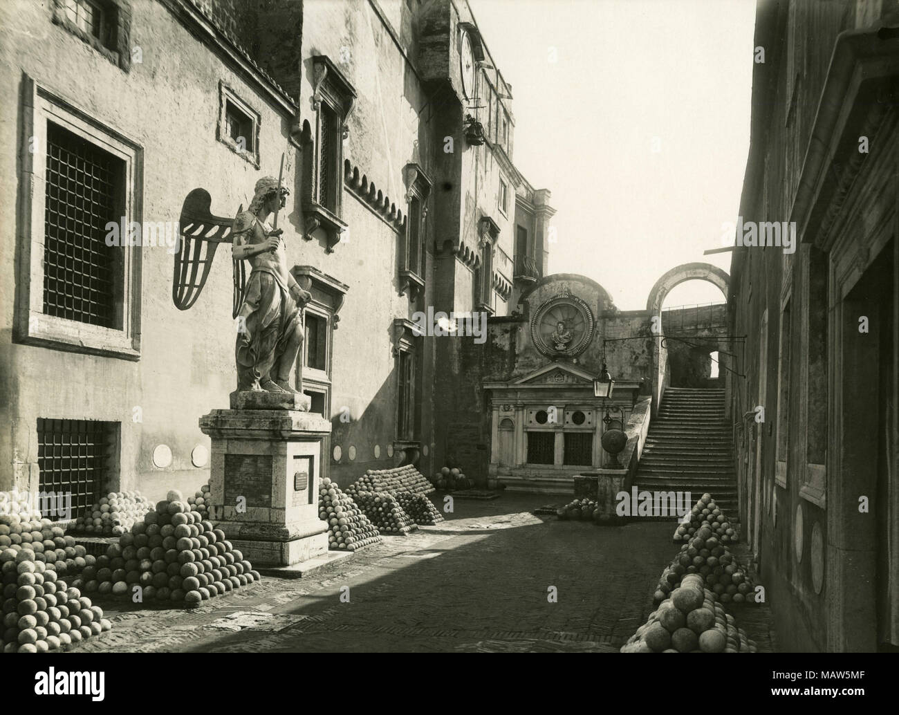 Cortile del Angel, Castel Sant'Angelo, Roma, Italia 1900 Foto Stock