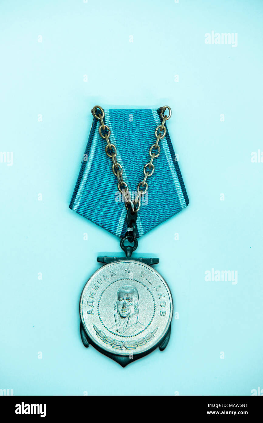 La Medaglia di Ushakov si è aggiudicato a soldati e marinai della marina militare e del Corpo delle guardie di confine del servizio il servizio di sicurezza federale russo dell'Fe Foto Stock