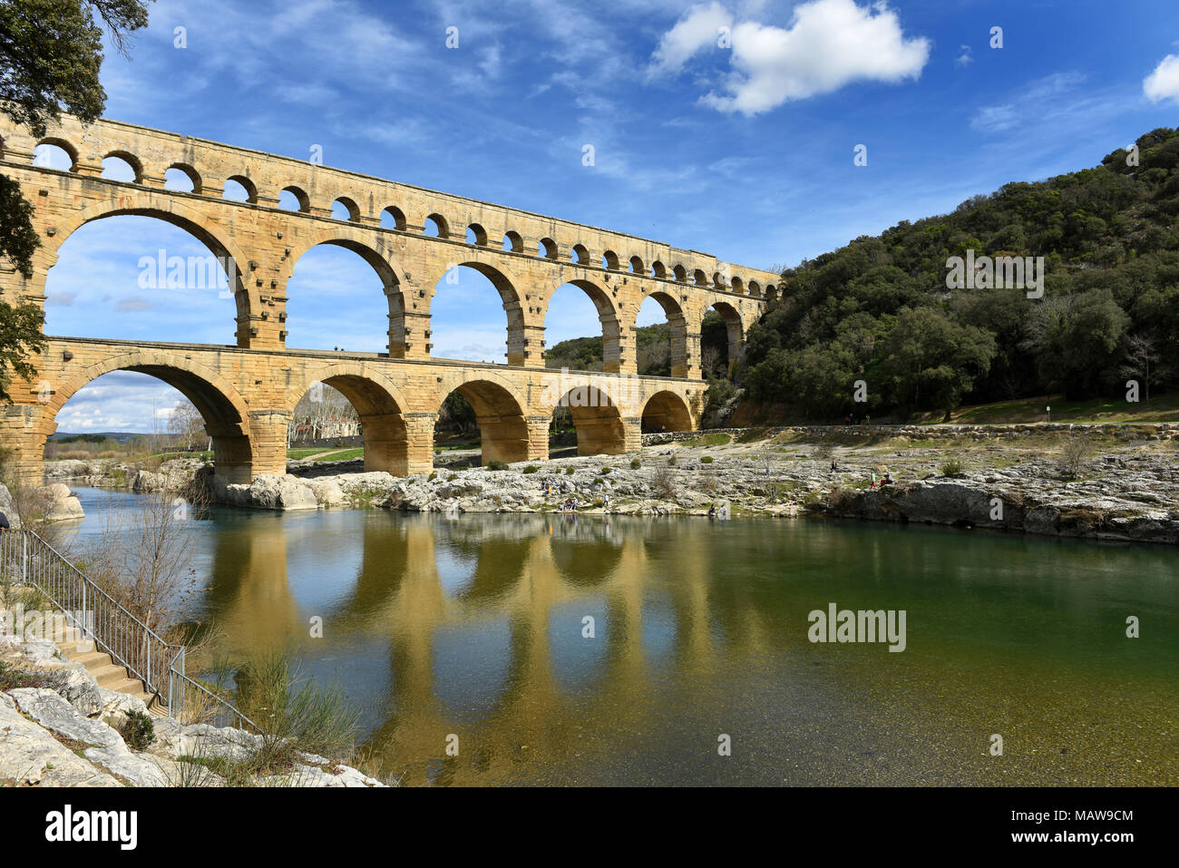 Pont du Gard acquedotto romano vicino a Nimes in Francia Foto Stock