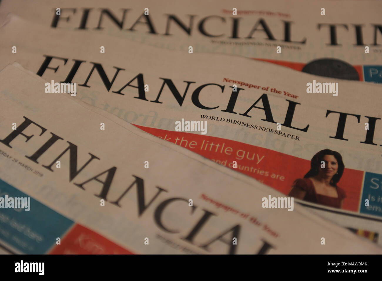 Edizioni a stampa del Financial Times il Financial Times è di proprietà di Nikkei Foto Stock