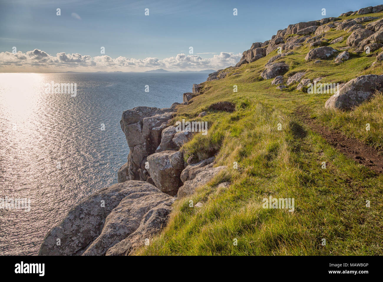 Vista dal punto Neist alle Ebridi Esterne Foto Stock