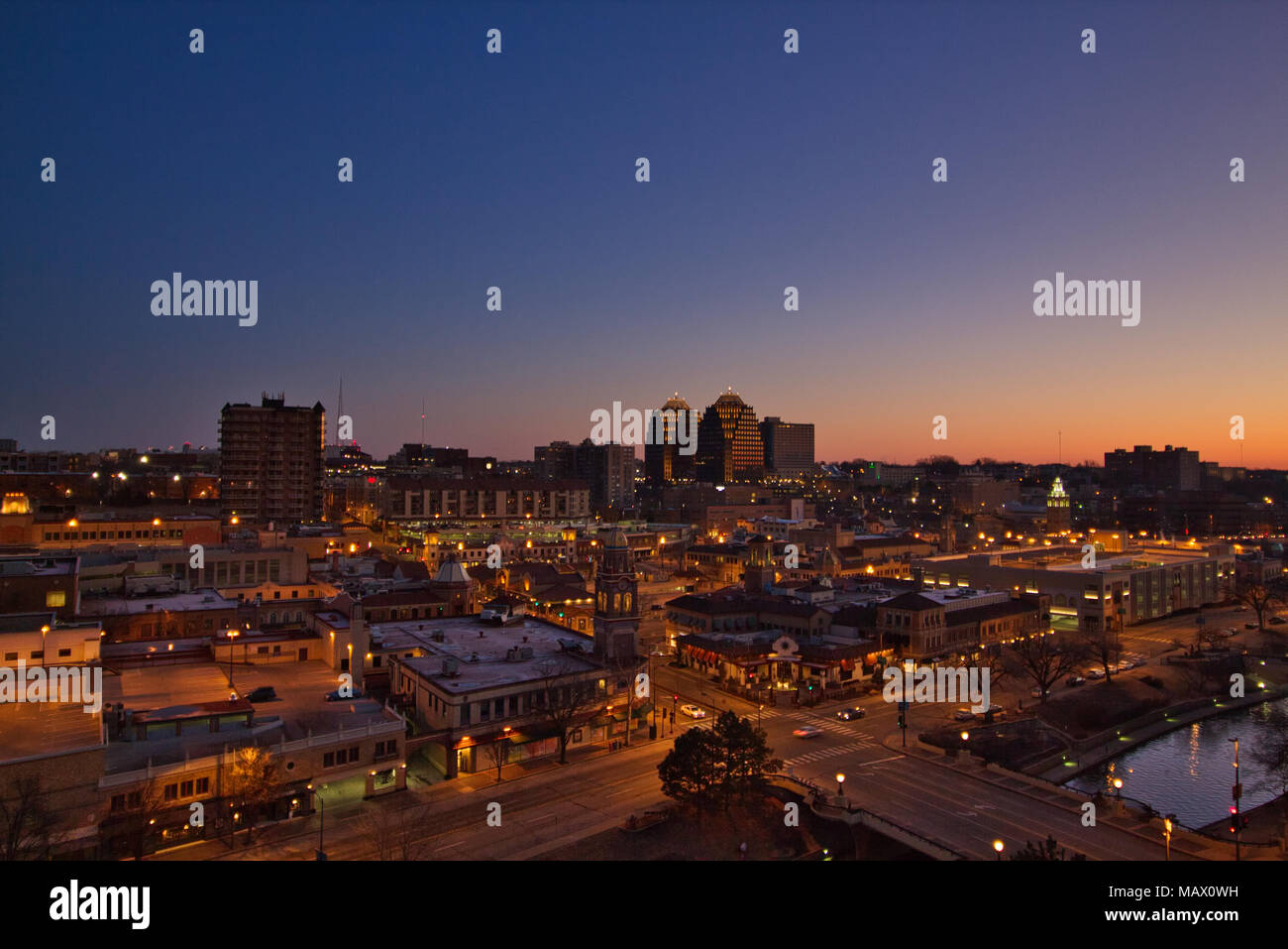 Sunrise - La città si sveglia Foto Stock