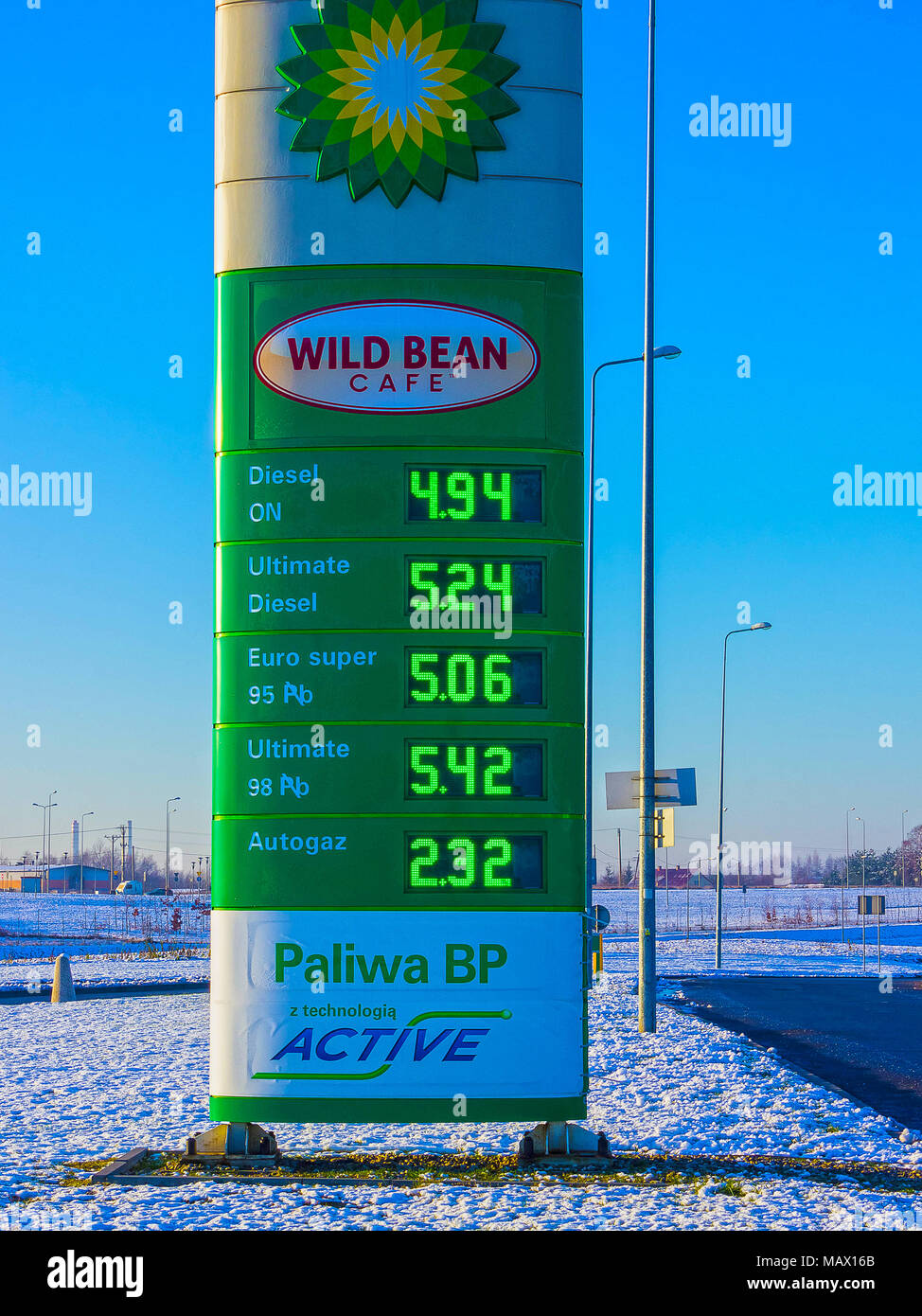 Praga, Repubblica Ceca - 30 dicembre 2017: segno sul ciglio della strada per la stazione di benzina BP, Foto Stock