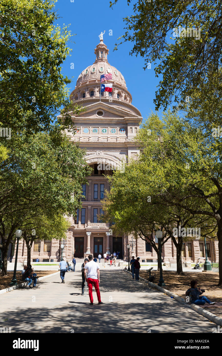 Texas State Capitol Building su una soleggiata giornata di primavera, di Austin in Texas, Stati Uniti d'America Foto Stock