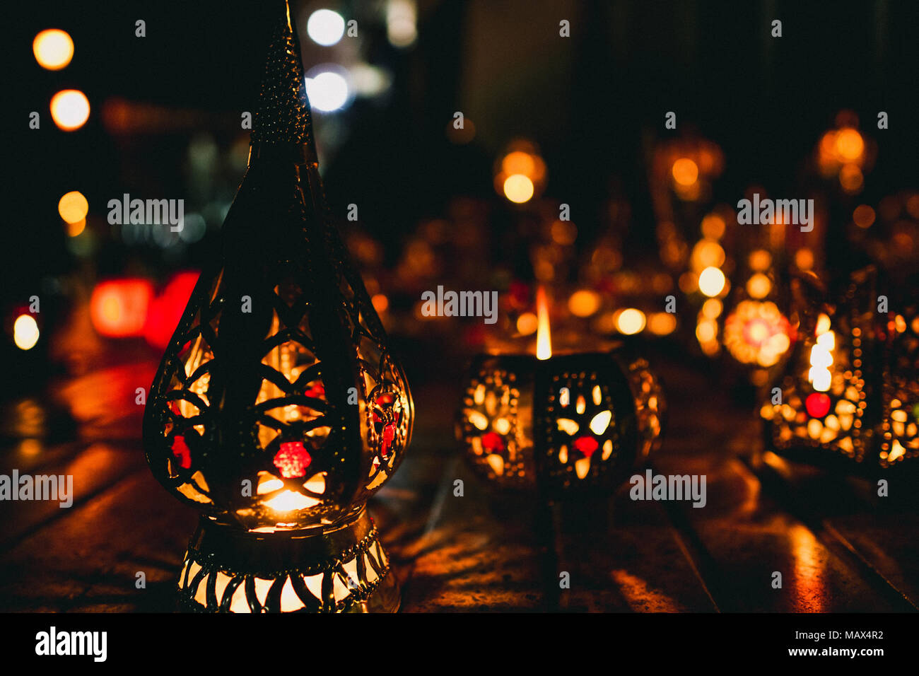 Alcune lampade tipico per le strade di Marrakech, Marocco Foto Stock