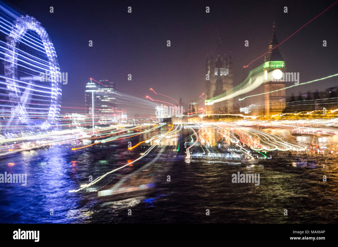 Case di Westminster del parlamento sentieri di luce Foto Stock