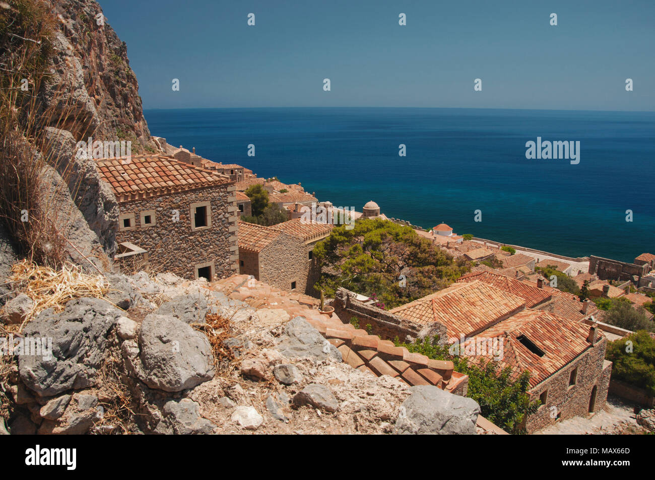 Vista su 'nascosti' città di Monemvasia al Peloponneso in Grecia Foto Stock