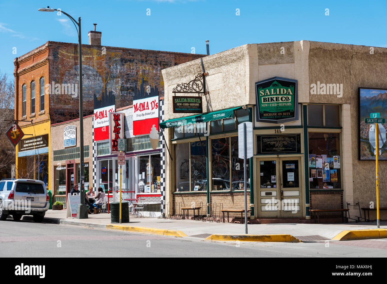 Salida Bike Company; Distretto Storico Nazionale; negozi nel centro cittadino di Salida; Colorado; USA Foto Stock