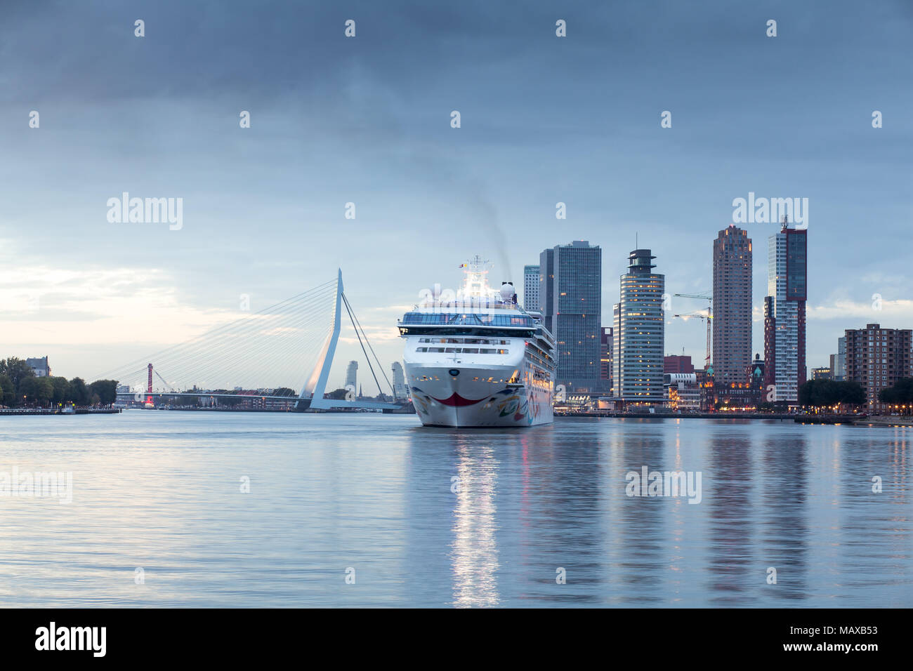 Star norvegese liner su Rotterdam Foto Stock