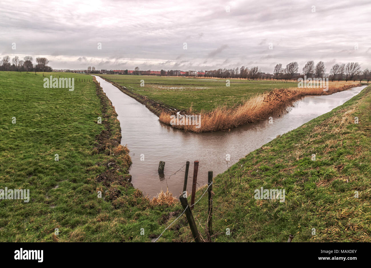 Un bellissimo paesaggio in una forma a V Foto Stock