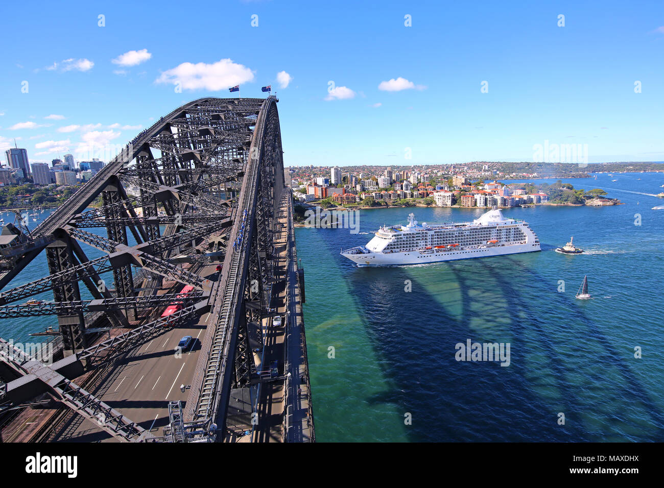 Il Ponte del Porto di Sydney e di una nave da crociera di Sydney, Nuovo Galles del Sud, Australia Foto Stock