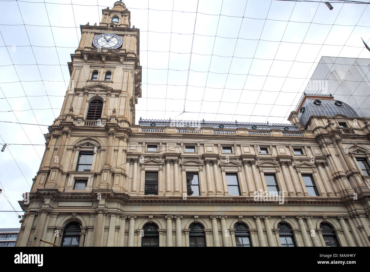 Vista dell'iconica Ufficio Generale delle Poste, costruita in epoca rinascimentale in stile Revival tra il 1860 e il 1907, a Melbourne, Victoria, Australia Foto Stock