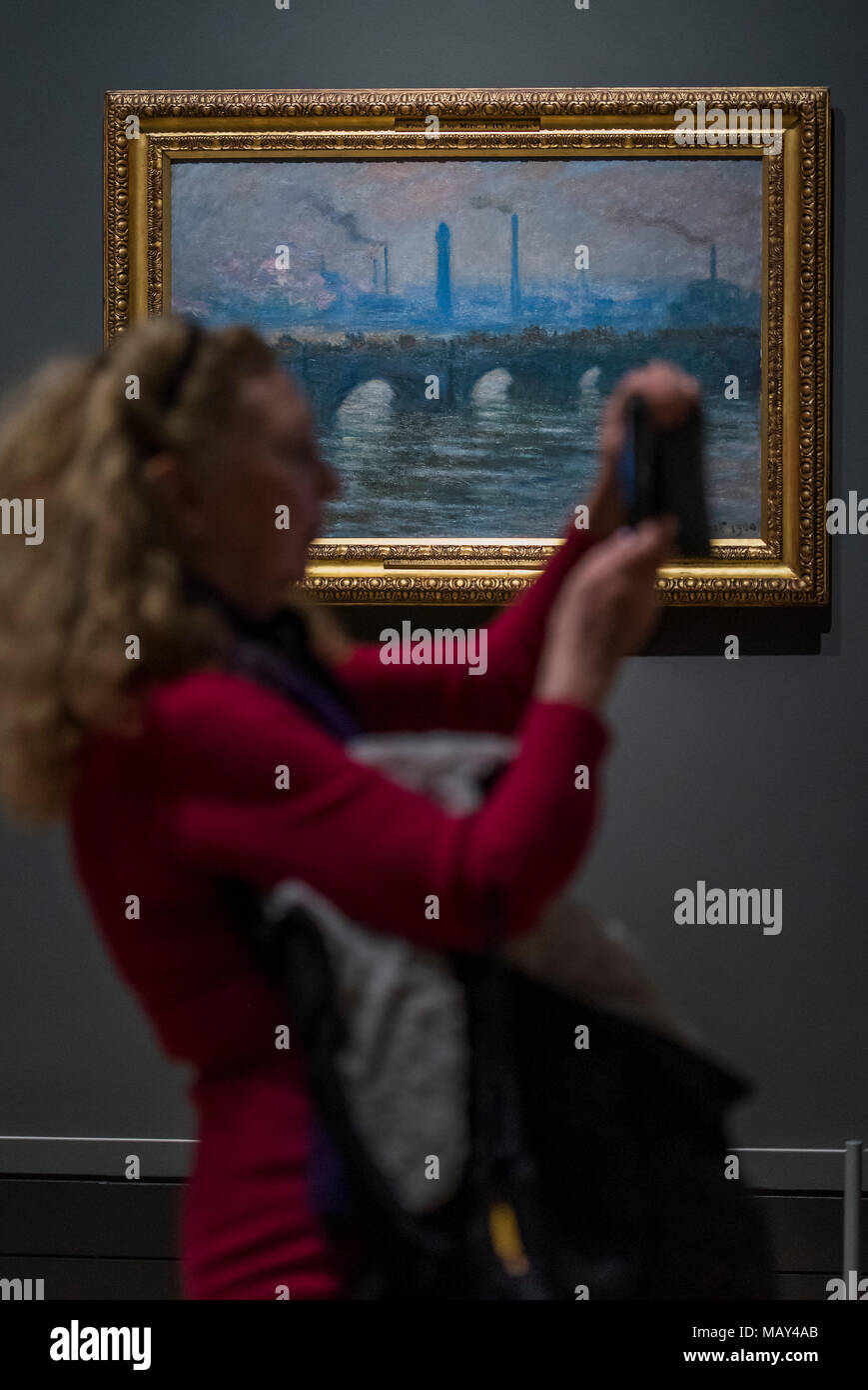 National Gallery di Londra, Regno Unito. 5 Aprile, 2018. Waterloo Bridge, 1899-1903 - Il Credit Suisse mostra: Monet & architettura una nuova mostra nell'ala Sainsbury della National Gallery. Credito: Guy Bell/Alamy Live News Foto Stock