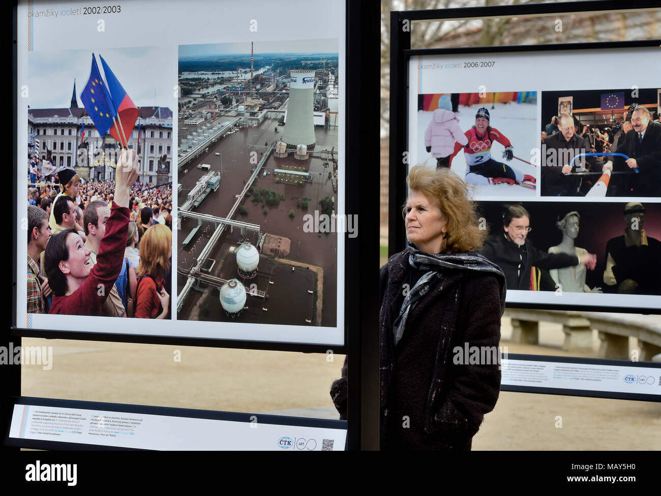 La mostra fotografica da Czech News Agency (CTK) archivi segna il centenario della fondazione della Cecoslovacchia e anche la fondazione di CTK, è stato lanciato ufficialmente a Praga, nella Repubblica Ceca il 5 aprile 2018. La mostra nella sede del Senato del giardino si terrà dal 1 Aprile al 18 maggio. La mostra è stata denominata i momenti del secolo. (CTK foto/Vit Simanek) Foto Stock
