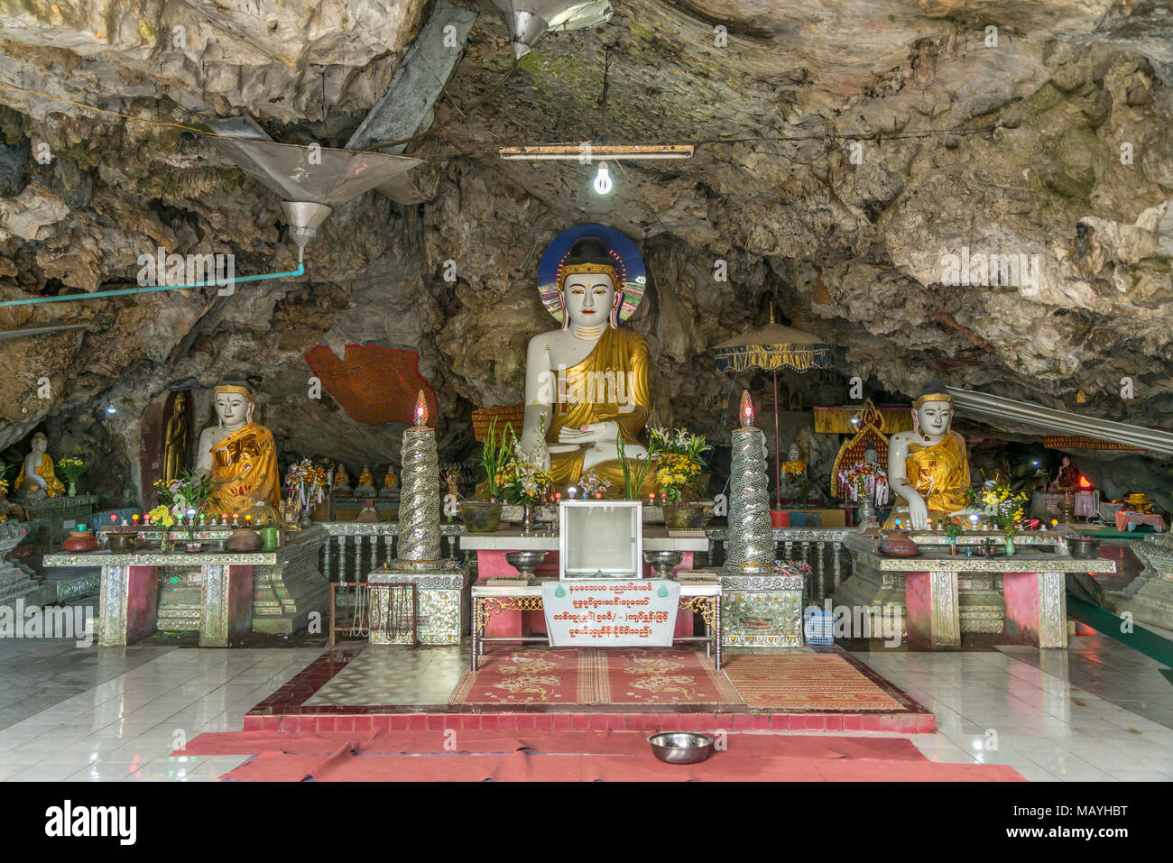 Statua di Buddha in der Kaw Ka Thaung Höhle di Hpa-an, Myanmar, Asien | statua del Buddha, Kaw Ka Taung grotta, di Hpa-an, Myanmar, Asia Foto Stock