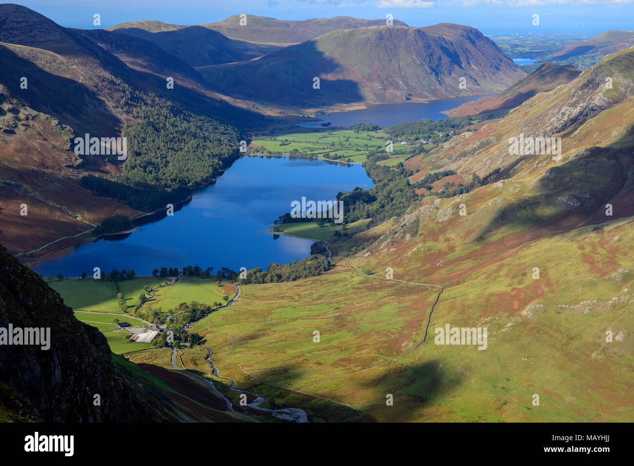 Vista su Buttermere e Crummock acqua da Fleetwith luccio nel Parco nazionale del Lake District in Cumbria, Inghilterra Foto Stock