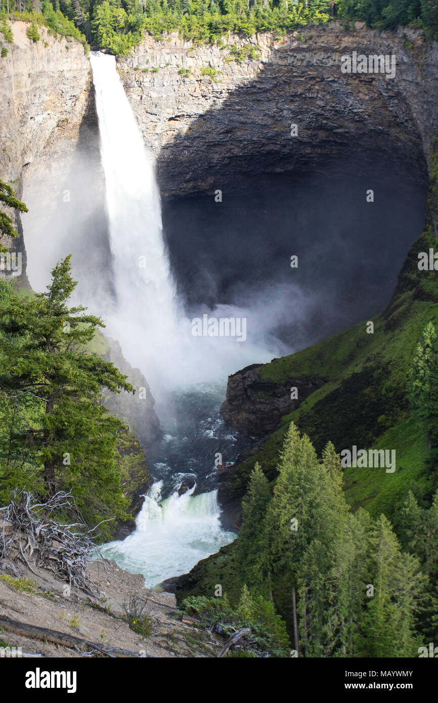 Helmcken cade nel Grey Parco Provinciale vicino a Clearwater, British Columbia, Canada Helmcken Falls è un 141 m cascata sul fiume Murtle. Foto Stock