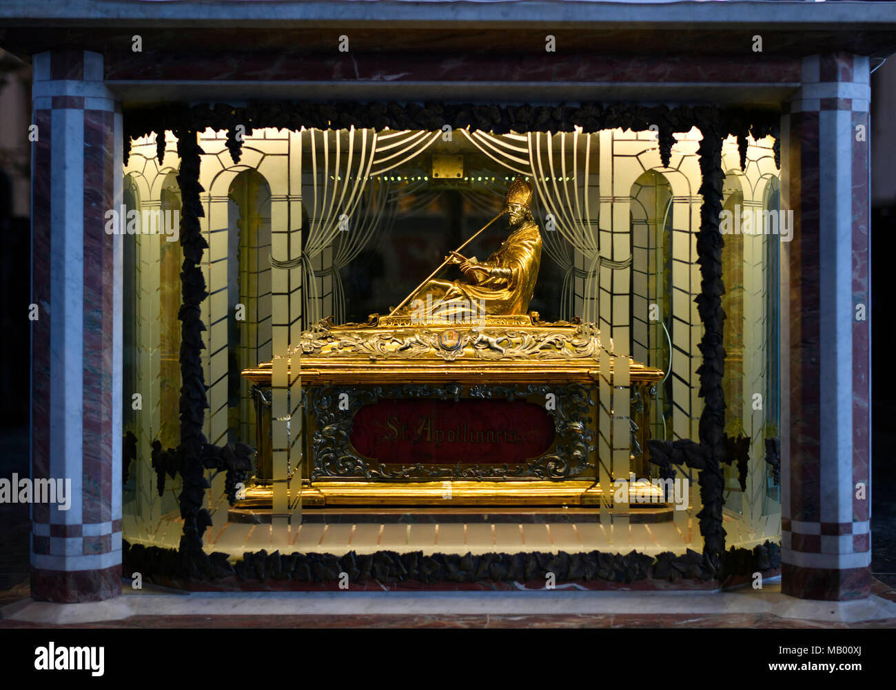 Santuario di San Apollinare, Basilica di St. Lambertus, centro storico, Düsseldorf, Renania, Renania settentrionale-Vestfalia, Germania Foto Stock