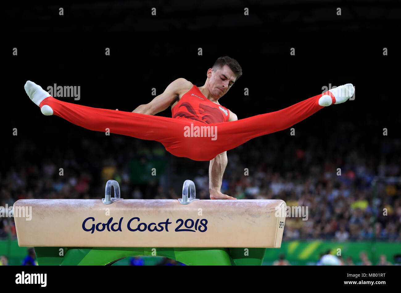 Il Max Whitlock inglese compete sul cavallo Pommel durante la finale della squadra di ginnastica maschile al Coomera Indoor Sports Center durante il giorno uno dei 2018 Commonwealth Games nella Gold C...
