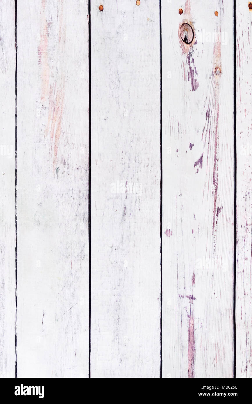 Doghe in legno sfondo, tavolo bianco o bianco tavole con copia spazio. Sfondo di legno. Foto Stock