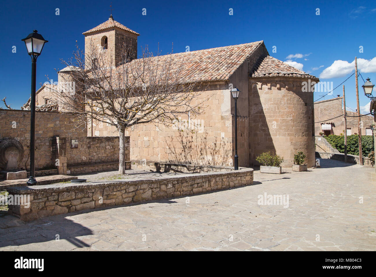 Chiesa romanica di Santa Maria a Talamanca, provincia di Barcellona, in Catalogna. Foto Stock