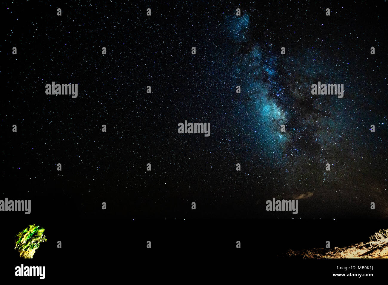 Galaxy oceano costa stelle notte sull'isola di Madera Foto Stock