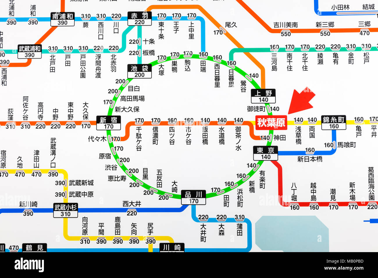 Giappone, Honshu, Tokyo, Akihabara Station, Stazione ferroviaria la mappa di rete mostra i prezzi dei biglietti per varie destinazioni in giapponese Foto Stock