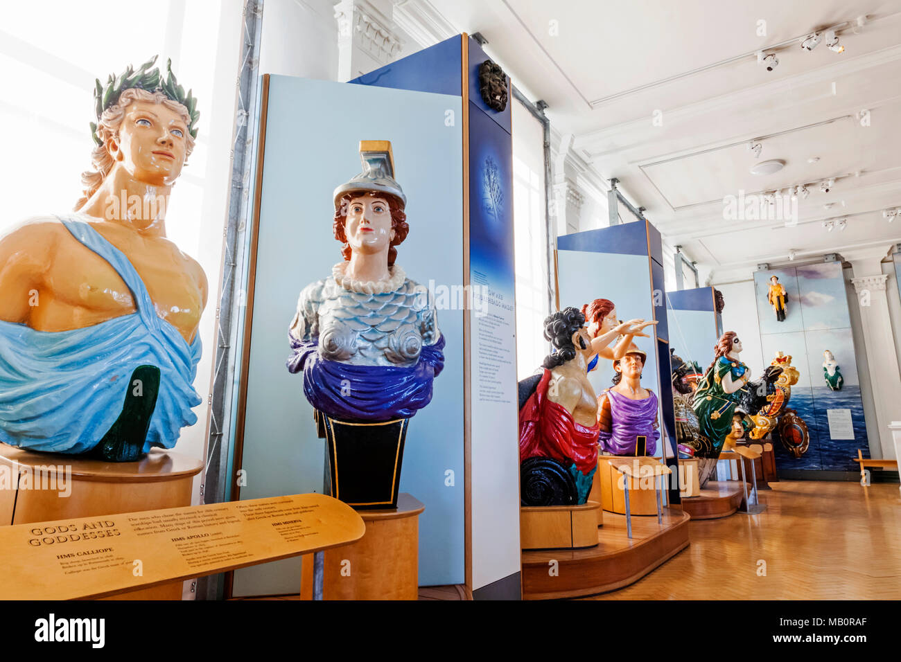 Inghilterra, Hampshire, Portsmouth, Portsmouth Historic Dockyard, il Museo Nazionale, la Royal Navy, presentano delle navi Figureheads Foto Stock