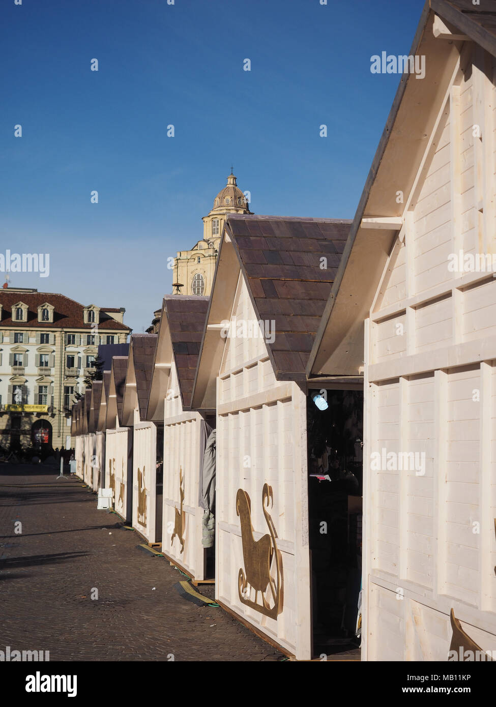 Torino, Italia - circa gennaio 2018: Mercatino di Natale in Piazza Castello Foto Stock